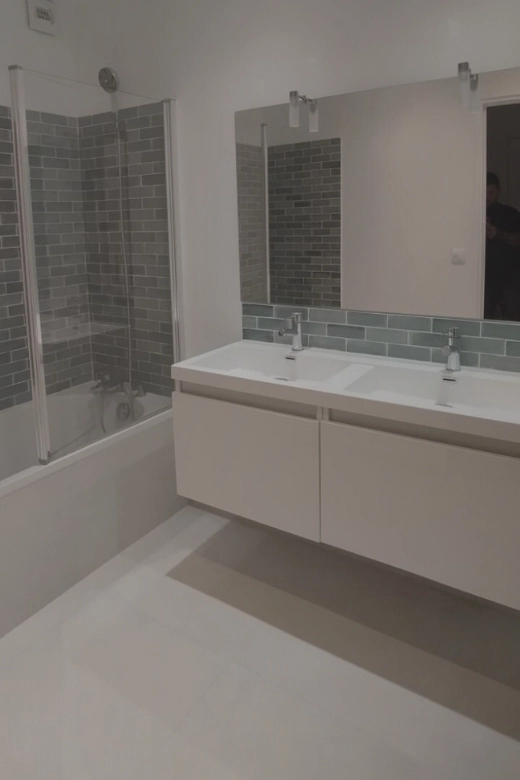 Rénovation intérieure : salle de bain moderne