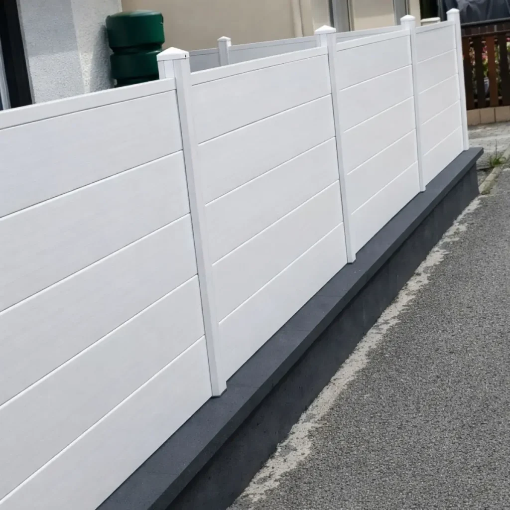 Travaux de pose de cloture en pvc à Versonnex