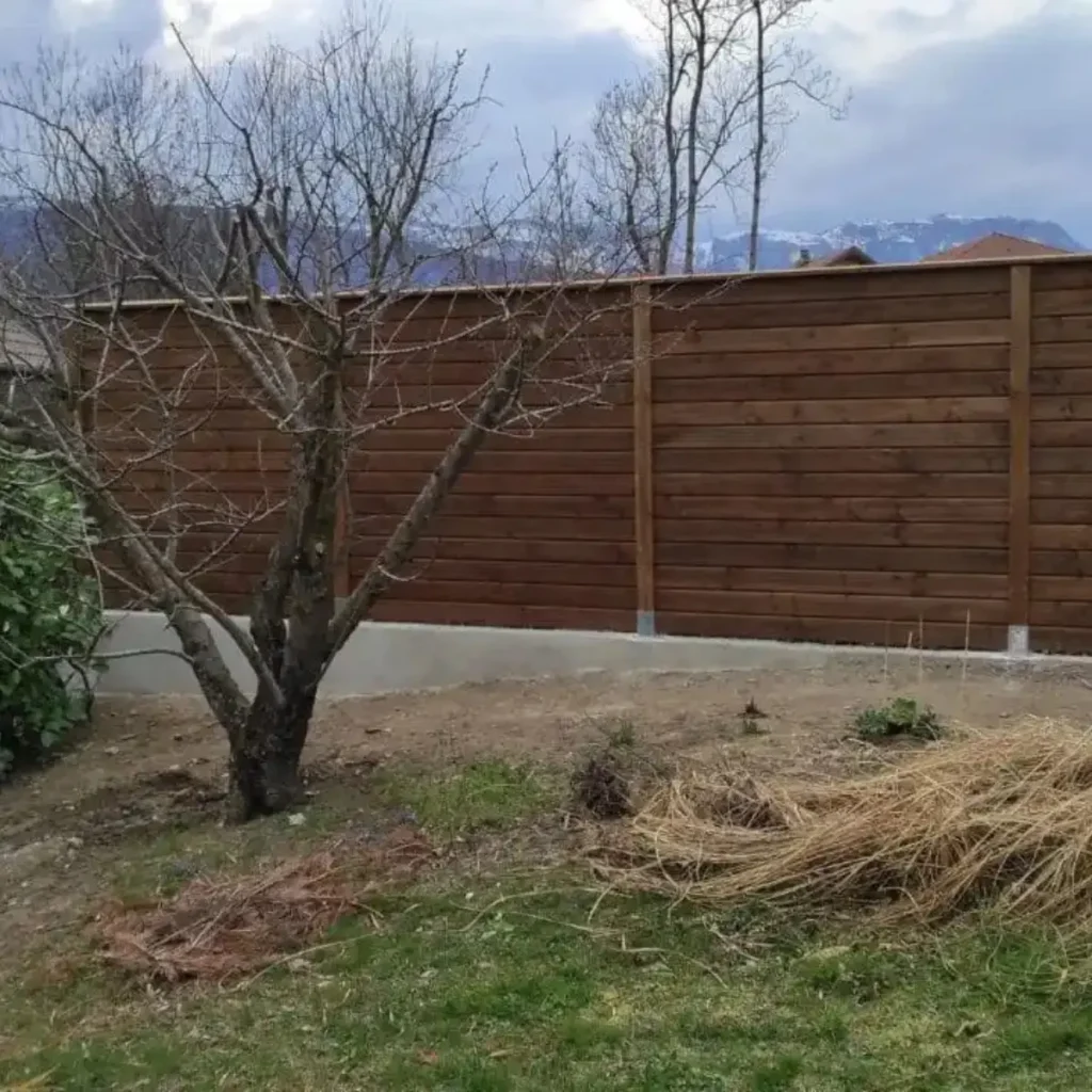 Installation de panneau en bois, cloture à Segny